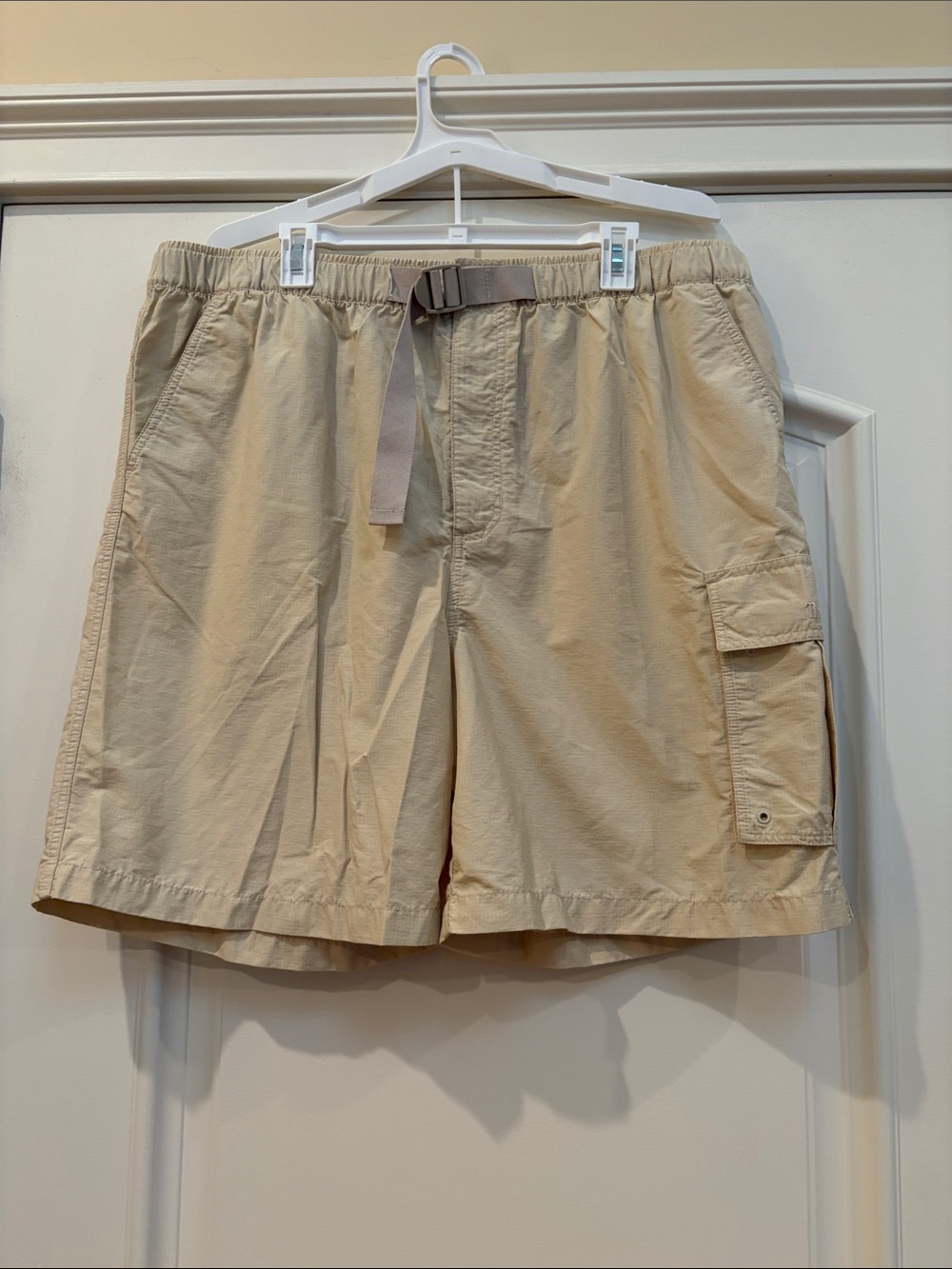 Timberland Men's Tan Elastic-Waist Cargo Shorts